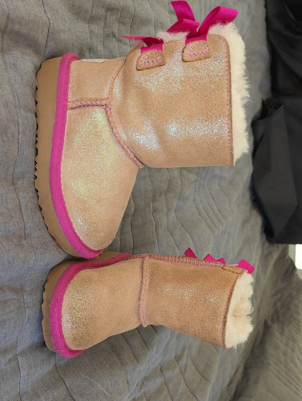 Toddler UGG Girls Glitter Chestnut Boots with Hot Pink Trim